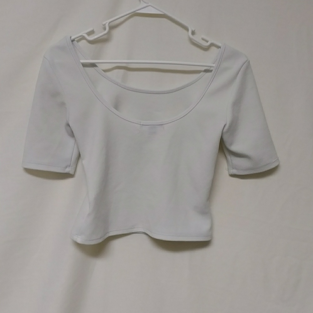 White crop top - Picture 2 of 3